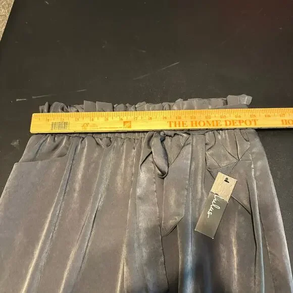 Lulus Chic Gray Paper Bag Tie Waist Pants Medium M NWT Shiny Dressy Cuff Hem - Picture 3 of 7